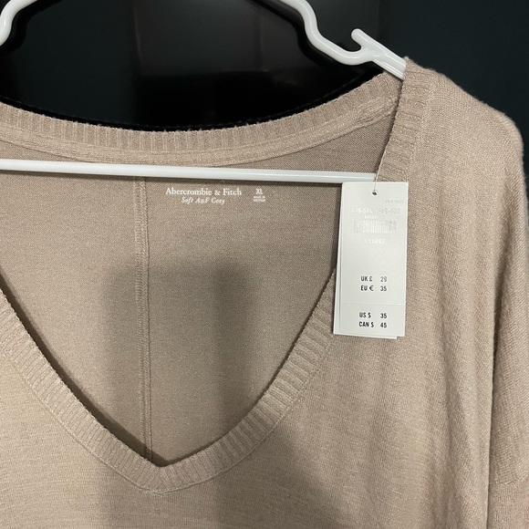 Abercrombie Sweater - Picture 3 of 3